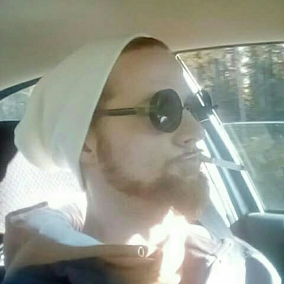 Meet your Posher, Jonathan - Picture 1 of 1